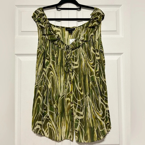 Ashley Stewart Tops - Ashley Stewart Women’s Pleated Sleeveless Button Up Blouse Camo Swirl Size 24